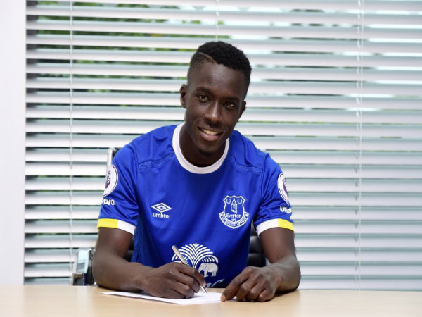 Everton sign Idrissa Gueye from Aston Villa (Image courtesy: Everton Twitter) Everton sign Idrissa Gueye from Aston Villa (Image courtesy: Everton Twitter)