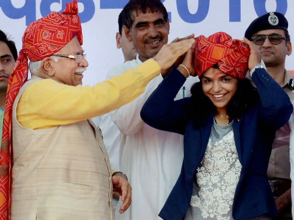 Chief minister of Haryana Manohar Lal Khattar honours the olympic bronze medalist Sakshi Malik at a felicitation ceremony in Gurgaon on Wednesday (August 24) Chief minister of Haryana Manohar Lal Khattar honours the olympic bronze medalist Sakshi Malik at a felicitation ceremony in Gurgaon on Wednesday (August 24)