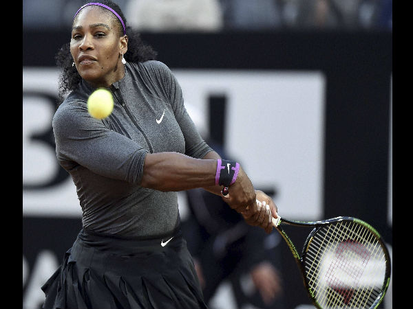 Serena Williams shoulders burden of history at US Open Serena Williams shoulders burden of history at US Open