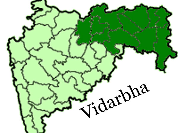 Protest outside Nitin Gadkari's house over separate Vidarbha. Protest outside Nitin Gadkari's house over separate Vidarbha.