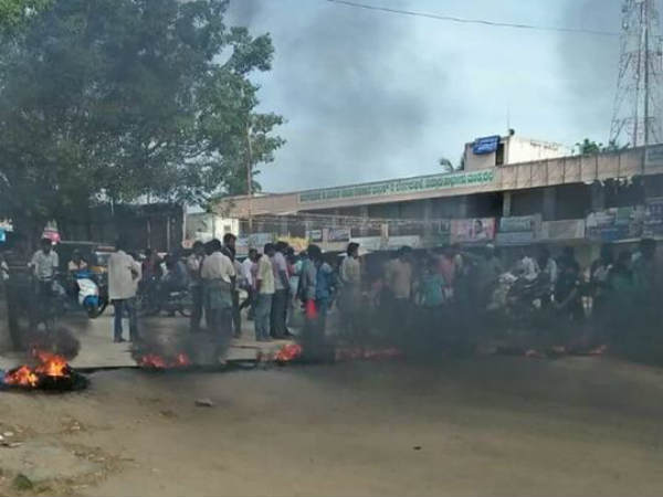 Cauvery row: Woman journalist beaten up Cauvery row: Woman journalist beaten up