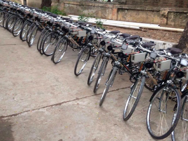 MP: Man carries body on cycle for 20 km MP: Man carries body on cycle for 20 km