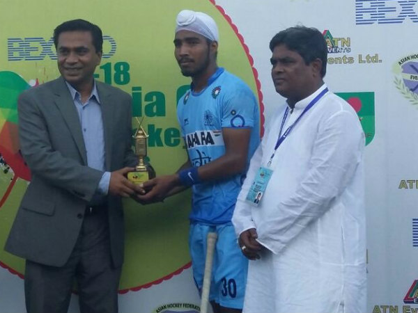 Kunwardilraj Singh (centre) receives his Man-of-the-match award. Photo from Hockey India's (HI) Twitter page Kunwardilraj Singh (centre) receives his Man-of-the-match award. Photo from Hockey India's (HI) Twitter page