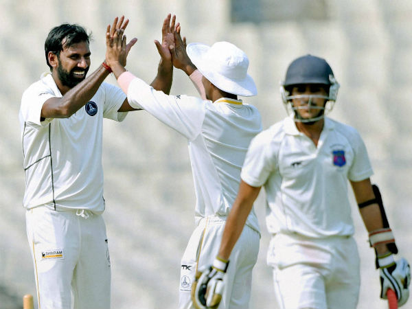 Tamil Nadu bowler L Balaji celebrates fall of wicket. Tamil Nadu bowler L Balaji celebrates fall of wicket.
