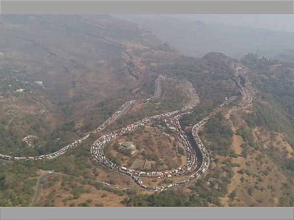 Golden hours for Mumbai-Pune Expressway Golden hours for Mumbai-Pune Expressway