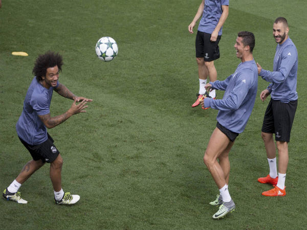 Real Madrid players practice ahead of Champions League match Real Madrid players practice ahead of Champions League match