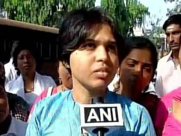 Trupti Desai offered 'Bigg Boss' show Trupti Desai offered 'Bigg Boss' show