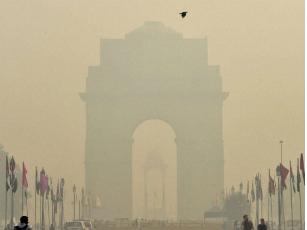 Smog chokes Delhi a day after Diwali