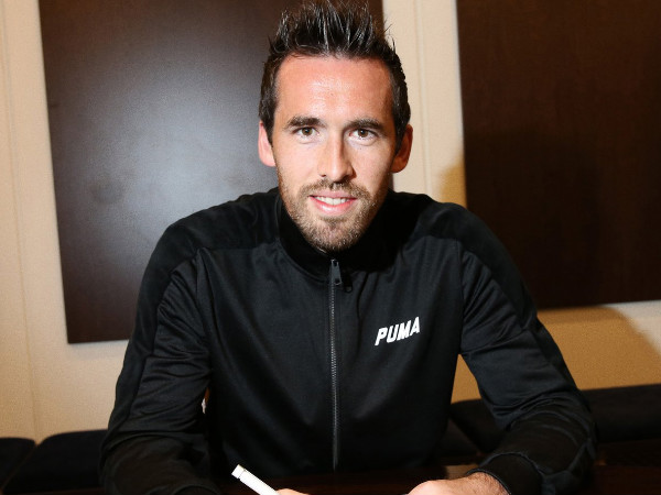 Christian Fuchs signs new contracy (Image courtesy: Leicester City Twitter handle) Christian Fuchs signs new contracy (Image courtesy: Leicester City Twitter handle)