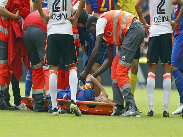 Injured Andres Iniesta (Image courtesy: FC Barcelona Twitter handle) Injured Andres Iniesta (Image courtesy: FC Barcelona Twitter handle)