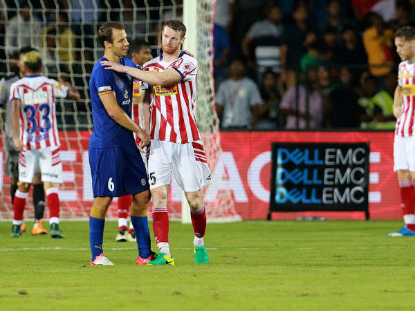 Mumbai City FC (blue) and Atletico de Kolkata players (red and white) (Image courtesy: ISL Twitter handle) Mumbai City FC (blue) and Atletico de Kolkata players (red and white) (Image courtesy: ISL Twitter handle)