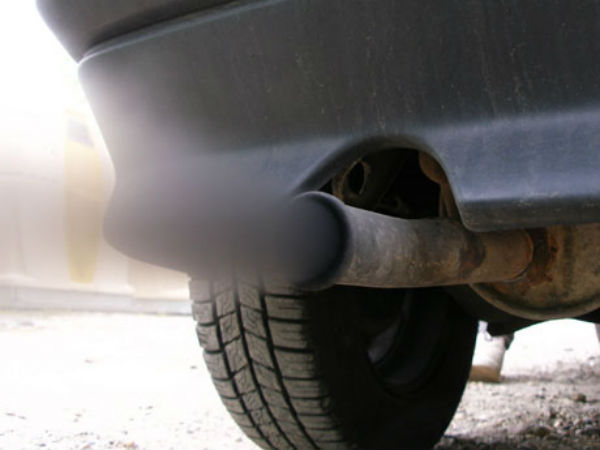 Delhi's pollution level stays high Delhi's pollution level stays high