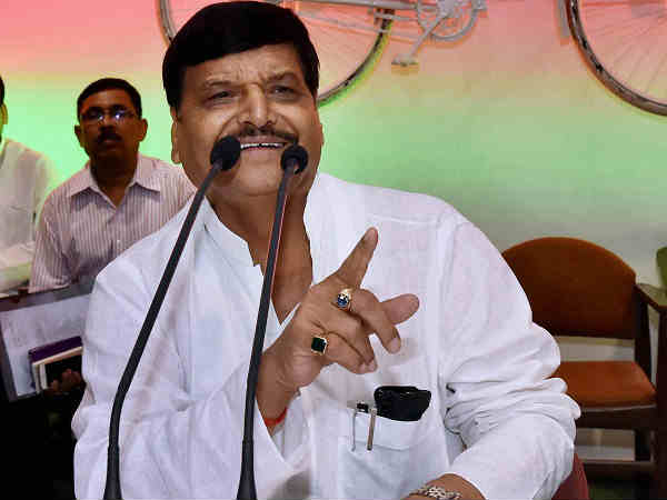 Shivpal's ministerial name plate removed Shivpal's ministerial name plate removed