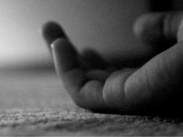 Youth jumps to death from 16th floor Youth jumps to death from 16th floor