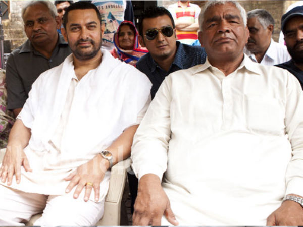 Mahavir Singh Phogat deeply moved by Aamir Khan’s acting in film 'Dangal' Mahavir Singh Phogat deeply moved by Aamir Khan’s acting in film 'Dangal'