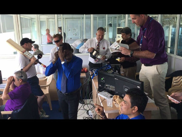 India Vs England, 1st Test: Twitterati giggle at commentators' hilarious #MannequinChallenge India Vs England, 1st Test: Twitterati giggle at commentators' hilarious #MannequinChallenge