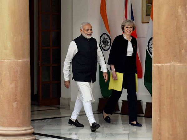 India-UK sign two MoUs on business India-UK sign two MoUs on business