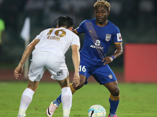 Sony Norde (blue) (Image courtesy: ISL Twitter handle) Sony Norde (blue) (Image courtesy: ISL Twitter handle)