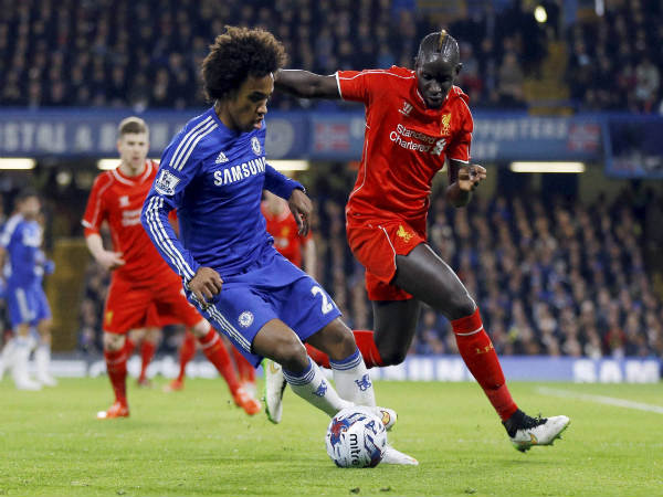Willian (left) in action for Chelsea Willian (left) in action for Chelsea