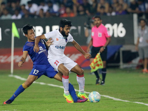 Mumbai City (blue) Vs Delhi Dynamos (white) (Image courtesy: ISL Twitter handle) Mumbai City (blue) Vs Delhi Dynamos (white) (Image courtesy: ISL Twitter handle)