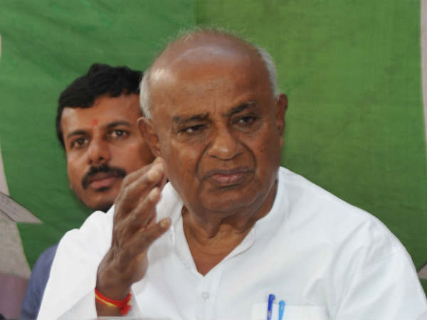 Notes ban carried out in 'haphazard' way Notes ban carried out in 'haphazard' way