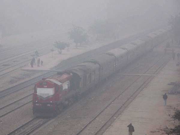 Fog hits train services Fog hits train services