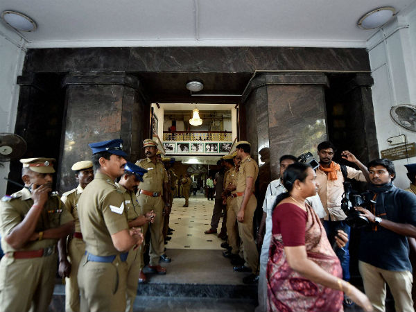 Police Personnel stands one of the main entrance of Tamil Nadu State "Secretariat" during the raid Police Personnel stands one of the main entrance of Tamil Nadu State "Secretariat" during the raid