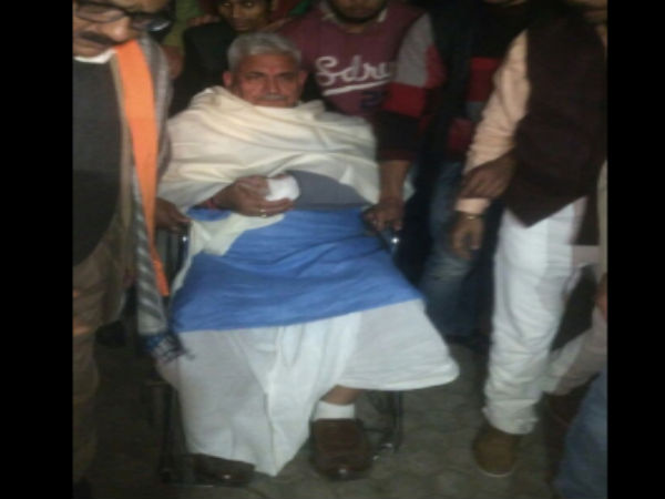 Union Minister Manoj Sinha injured in road mishap Union Minister Manoj Sinha injured in road mishap