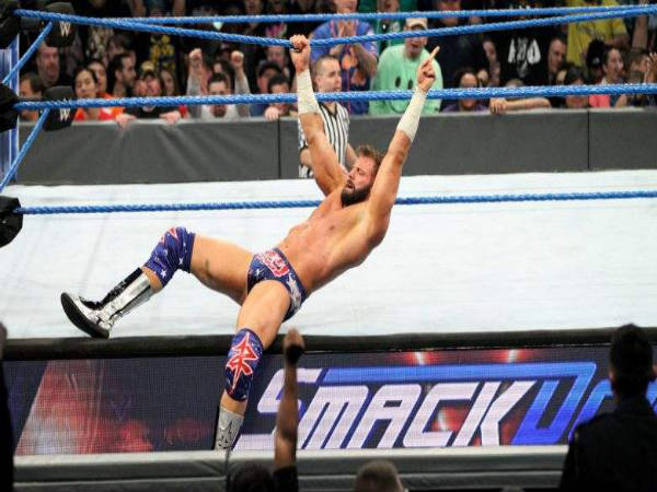 The nasty landing cost Zack Ryder, badly (Image courtesy: wwe.com) The nasty landing cost Zack Ryder, badly (Image courtesy: wwe.com)