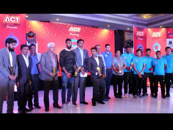 All the award winners with the chief guest Javagal Srinath (6th left), pose for pictures All the award winners with the chief guest Javagal Srinath (6th left), pose for pictures