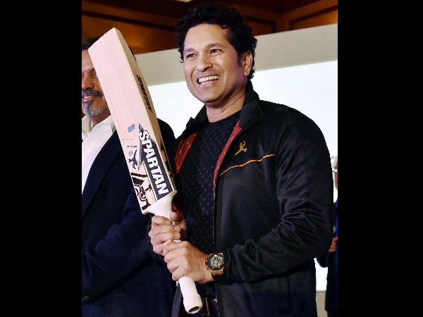 When Sachin Tendulkar showed Pollard, Bravo how bat speaks with him When Sachin Tendulkar showed Pollard, Bravo how bat speaks with him
