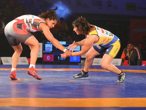 Sakshi Malik (left) and Saritha in action during their PWL bout on Friday Sakshi Malik (left) and Saritha in action during their PWL bout on Friday
