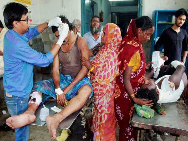 WB: 5 TMC workers fired upon, injured WB: 5 TMC workers fired upon, injured