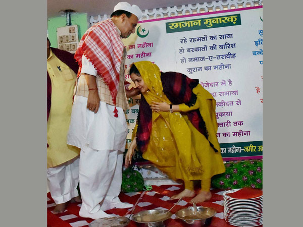 Aparna Yadav, younger daughter-in-law of SP Supremo Mulayam Singh Yadav seeks blessings of Union Home Minister Rajnath Singh at an Iftar party at Hazrat Kasim Saheed Rahmutullah shrine in Lucknow. Aparna Yadav, younger daughter-in-law of SP Supremo Mulayam Singh Yadav seeks blessings of Union Home Minister Rajnath Singh at an Iftar party at Hazrat Kasim Saheed Rahmutullah shrine in Lucknow.