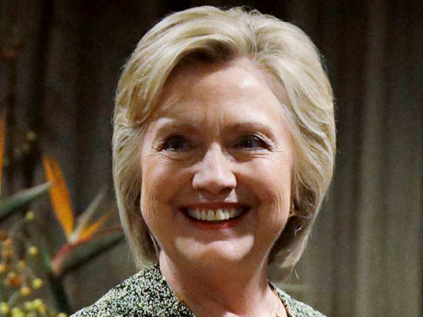 Hillary Clinton trolls Donald Trump Hillary Clinton trolls Donald Trump