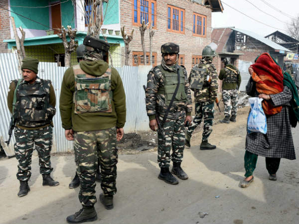 Security tightened to stop separatist protest march in Kashmir Security tightened to stop separatist protest march in Kashmir