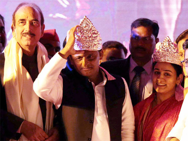 Uttar Pradesh Chief Minister Akhilesh Yadav, UP Congress in charge Ghulam Nabi Azad and SP candidate Aparna Yadav at an election rally in Lucknow. Uttar Pradesh Chief Minister Akhilesh Yadav, UP Congress in charge Ghulam Nabi Azad and SP candidate Aparna Yadav at an election rally in Lucknow.
