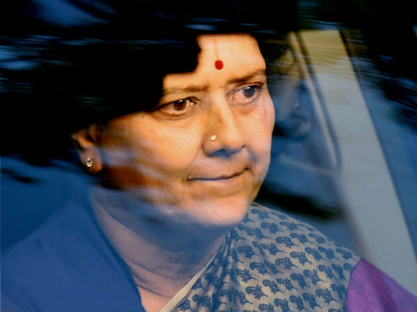 LIVE: Sasikala convicted by SC LIVE: Sasikala convicted by SC