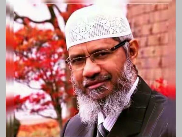ED issues fresh summons to Zakir Naik ED issues fresh summons to Zakir Naik