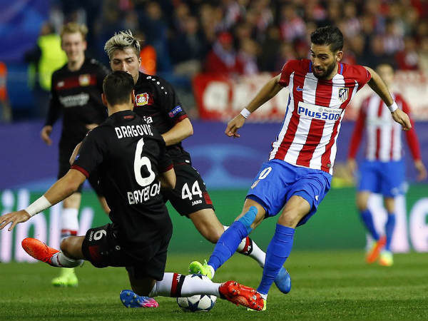 Atletico Madrid player (right) fight for the ball against Bayer Leverkusen players (Image courtesy: Atletico Madrid Twitter handle) Atletico Madrid player (right) fight for the ball against Bayer Leverkusen players (Image courtesy: Atletico Madrid Twitter handle)