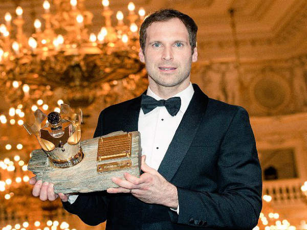 Petr Cech with his award (Image courtesy: Petr Cech Twitter handle) Petr Cech with his award (Image courtesy: Petr Cech Twitter handle)