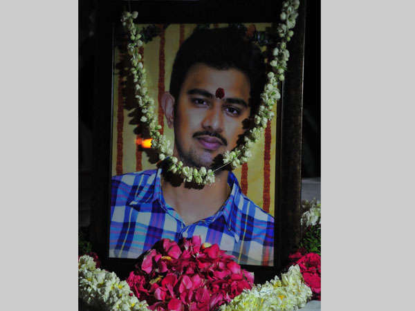 Srinivasa Kuchibholta Srinivasa Kuchibholta