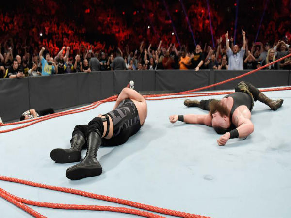 Big Show (left) and Braun Strowman on the collapsed ring (Image courtesy: wwe.com) Big Show (left) and Braun Strowman on the collapsed ring (Image courtesy: wwe.com)