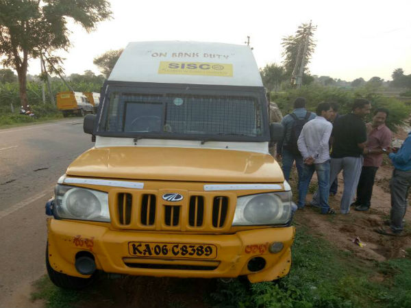 Mangaluru: Vehicle loaded with Rs 7.5 cr Mangaluru: Vehicle loaded with Rs 7.5 cr