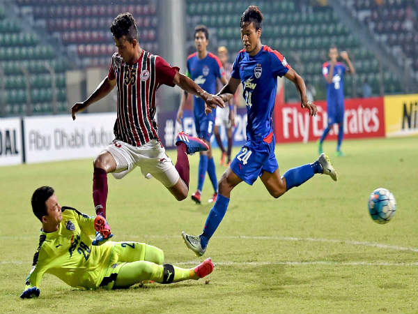 File photo: Bengaluru FC Goalkeeper Lalthummawia Ralte saves a goal from Mohun Bagan Forward Azharuddin File photo: Bengaluru FC Goalkeeper Lalthummawia Ralte saves a goal from Mohun Bagan Forward Azharuddin