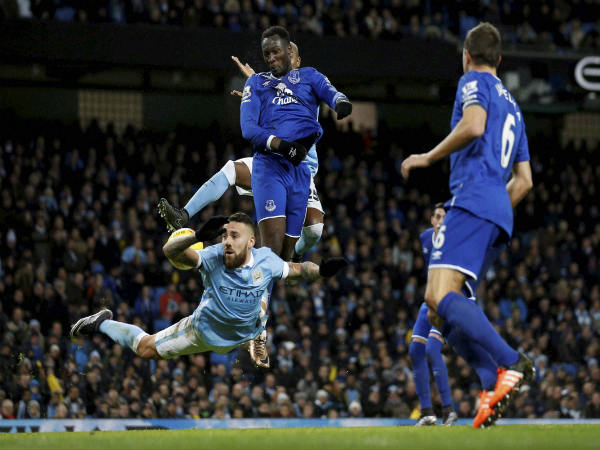 File photo: Romelu Lukaku (centre) in action for Everton File photo: Romelu Lukaku (centre) in action for Everton