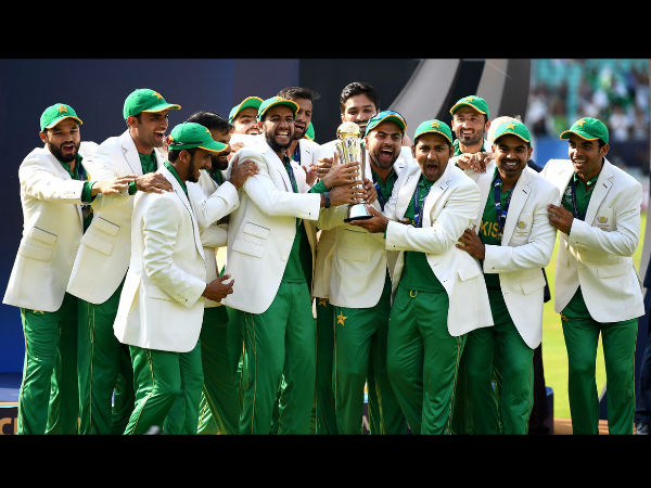 Pakistan players with the Champions Trophy Pakistan players with the Champions Trophy
