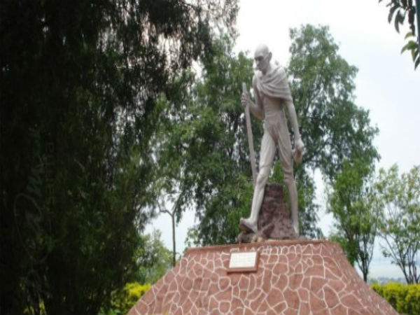 Mahatma Gandhi Mahatma Gandhi