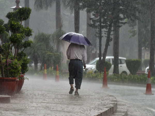 Weather: August 14 forecast, moderate rains to persist in Mumbai Weather: August 14 forecast, moderate rains to persist in Mumbai