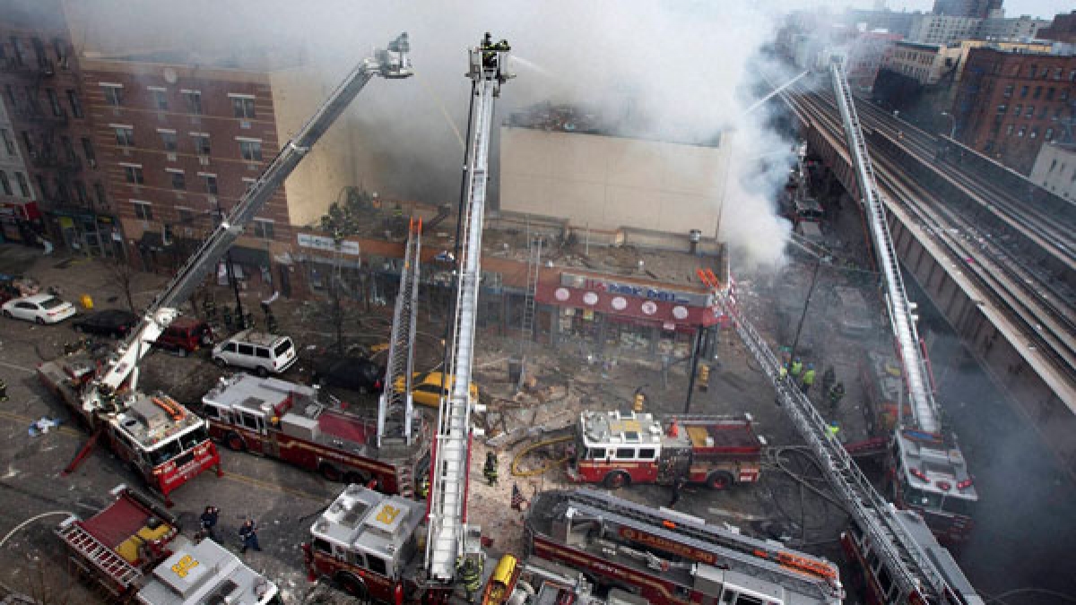 Death toll in New York buildings collapse rises to 8 Oneindia News